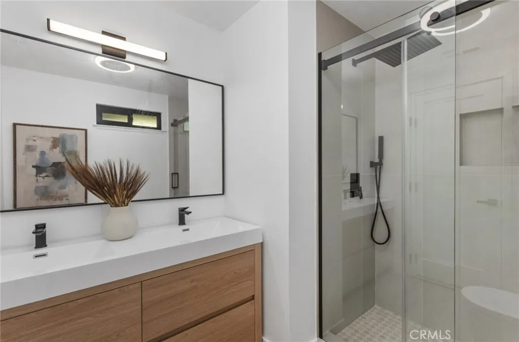 17231 Lido Ln, Huntington Beach, California 92647 home-pic-11