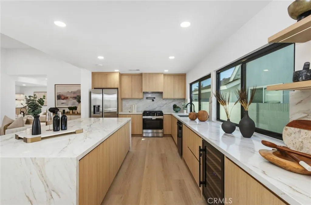 17231 Lido Ln, Huntington Beach, California 92647 home-pic-0