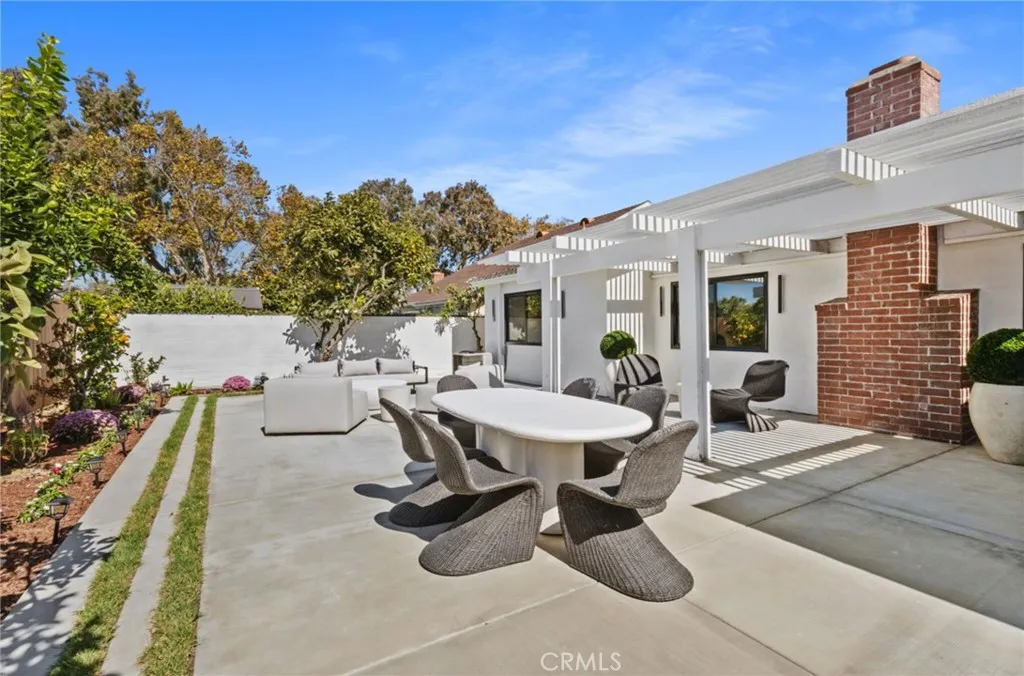 17231 Lido Ln, Huntington Beach, California 92647 home-pic-18