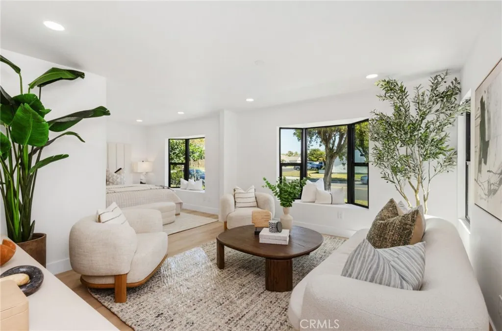 17231 Lido Ln, Huntington Beach, California 92647 home-pic-10