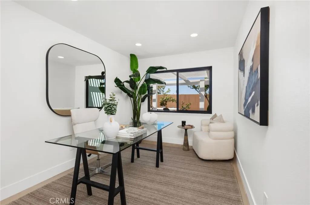 17231 Lido Ln, Huntington Beach, California 92647 home-pic-17
