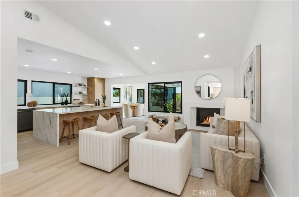 17231 Lido Ln, Huntington Beach, California 92647 home-pic-6