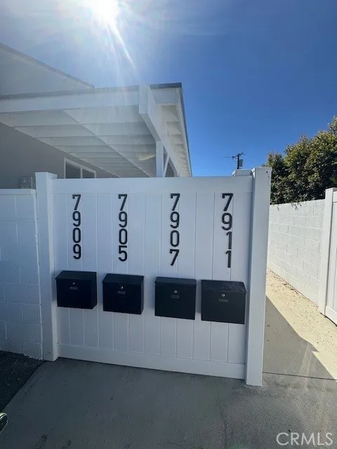 7909 Aldea Avenue, Lake Balboa, California 91406 home-pic-42