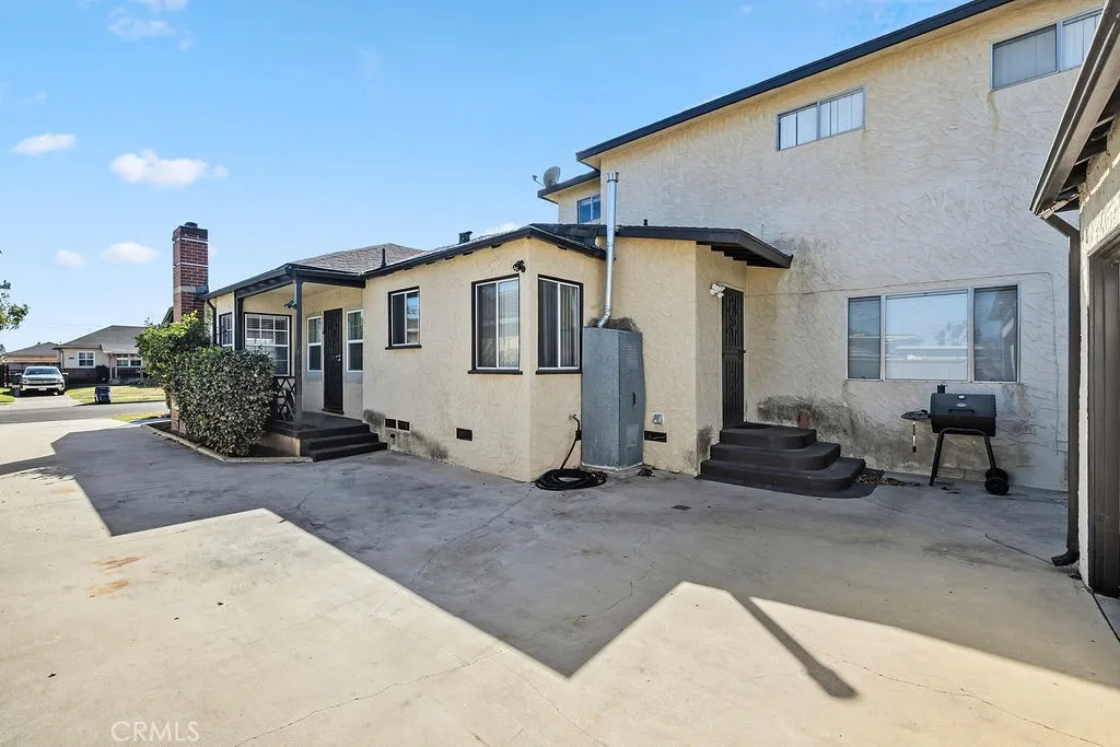 2027 W 93rd, Los Angeles, California 90047 home-pic-27