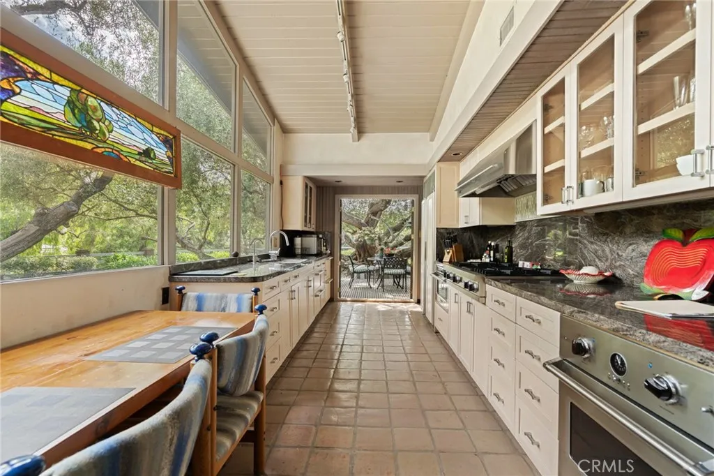 7 Cinnamon Lane, Rancho Palos Verdes, California 90275 home-pic-6