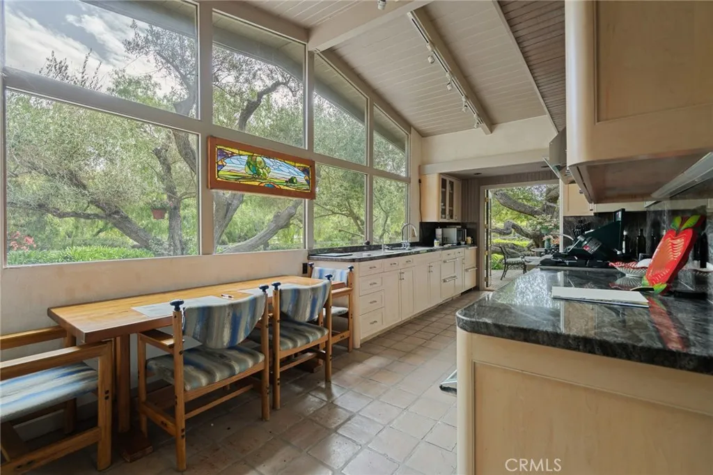7 Cinnamon Lane, Rancho Palos Verdes, California 90275 home-pic-7