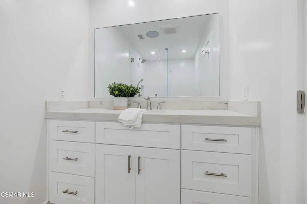 5113 Whitecap Street, Oxnard, California 93035 home-pic-21