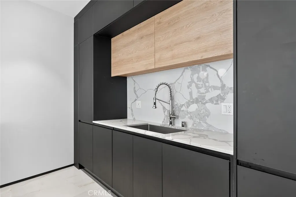 1253 N Sweetzer, West Hollywood, California 90069 home-pic-7