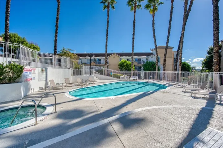 4755 Templeton Street 2117, Los Angeles, California 90032