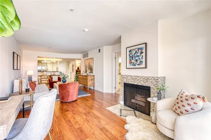 4755 Templeton Street 2117, Los Angeles, California 90032