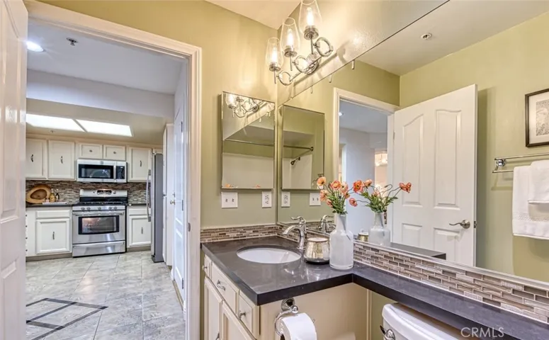 4755 Templeton Street 2117, Los Angeles, California 90032
