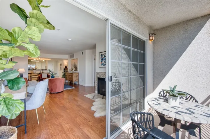 4755 Templeton Street 2117, Los Angeles, California 90032