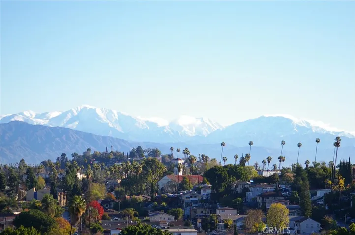 4755 Templeton Street 2117, Los Angeles, California 90032
