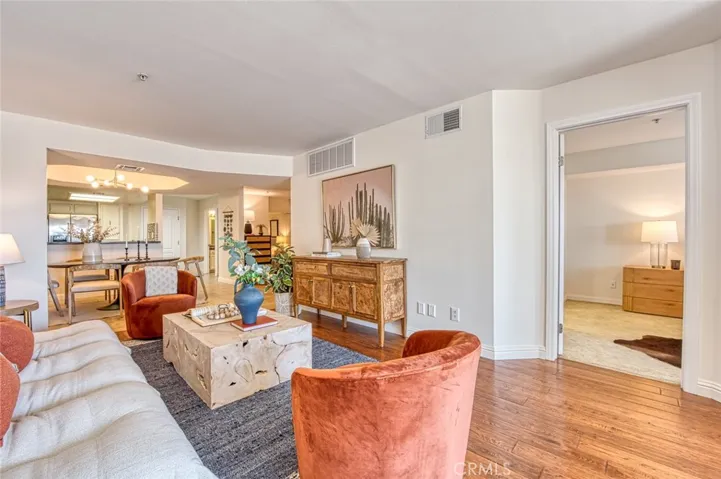 4755 Templeton Street 2117, Los Angeles, California 90032