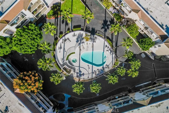 4755 Templeton Street 2117, Los Angeles, California 90032