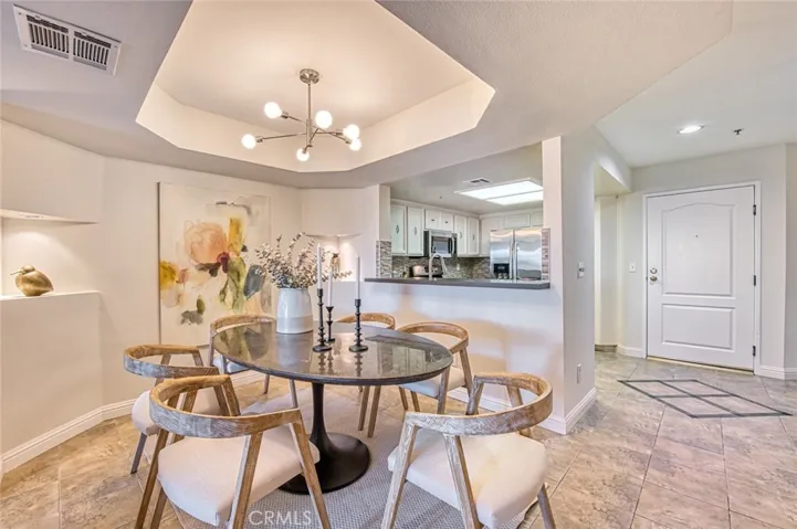 4755 Templeton Street 2117, Los Angeles, California 90032