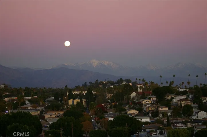 4755 Templeton Street 2117, Los Angeles, California 90032