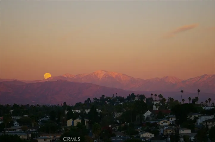 4755 Templeton Street 2117, Los Angeles, California 90032