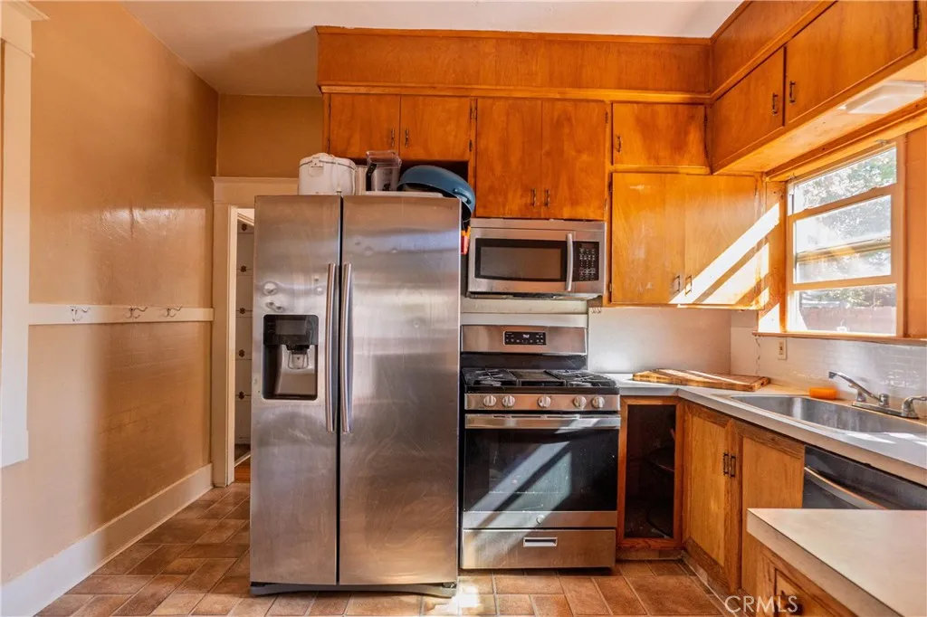 902 W 20th Street, Merced, California 95340 home-pic-9
