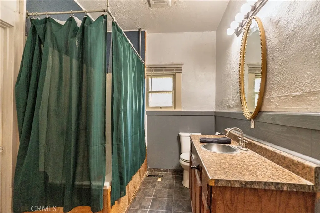 902 W 20th Street, Merced, California 95340 home-pic-25