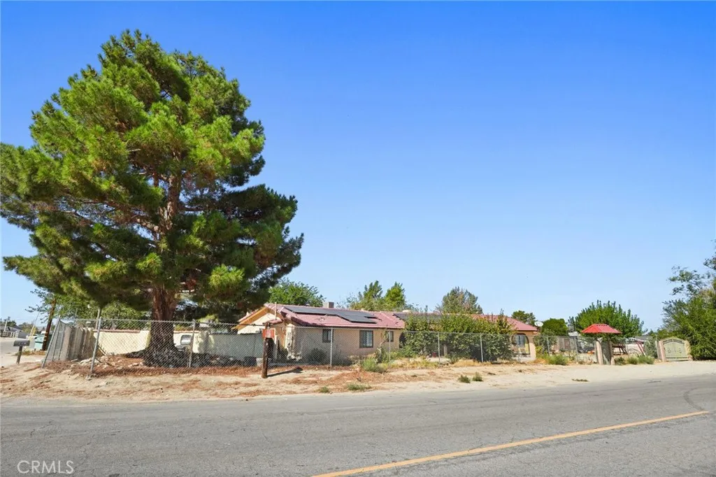 9555 E Avenue T14, Littlerock, California 93543 home-pic-1