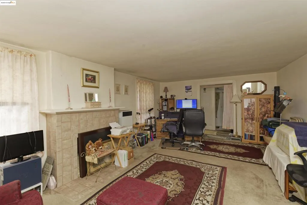 1033 Magnolia St, Oakland, California 94607 home-pic-17