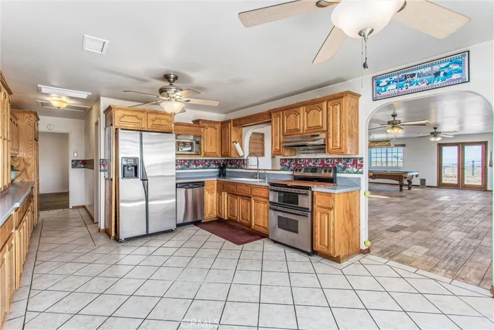 Large gourmet kitchen adjoining the great room