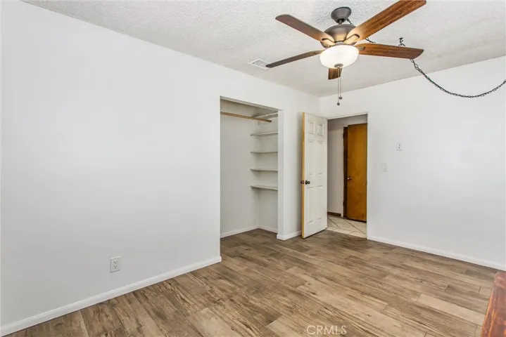 Unstaged en suite bedroom