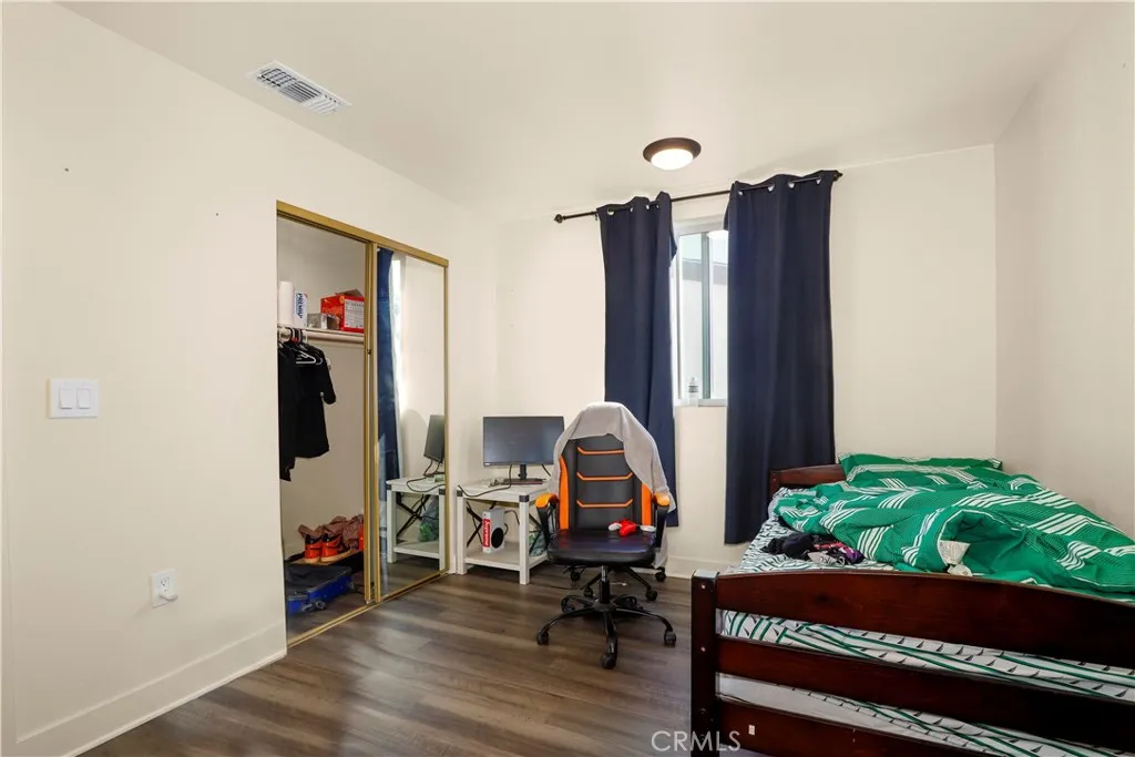 844 W 78th Street, Los Angeles, California 90044 home-pic-15