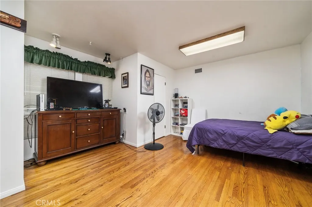 5035 Carlingford Avenue, Riverside, California 92504 home-pic-19