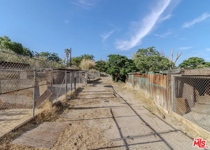 34270 Cheseboro Road, Palmdale, California 93552