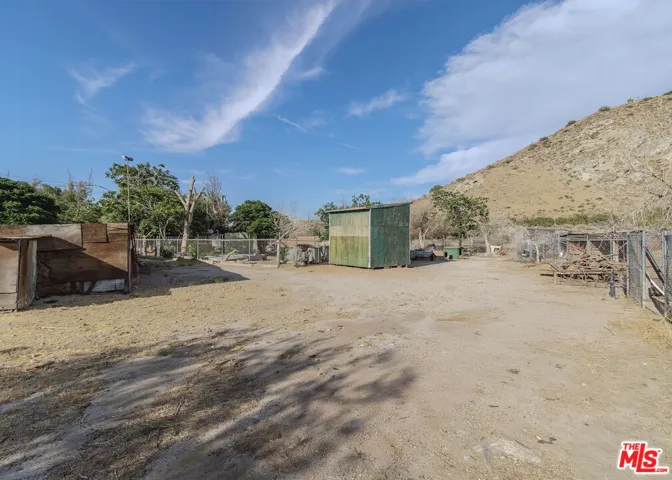 34270 Cheseboro Road, Palmdale, California 93552