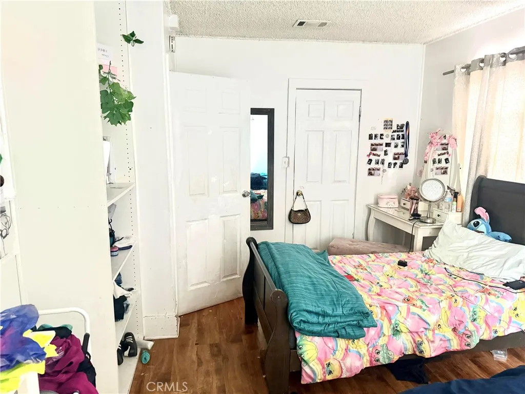 10712 Sherman, Sun Valley, California 91352 home-pic-16