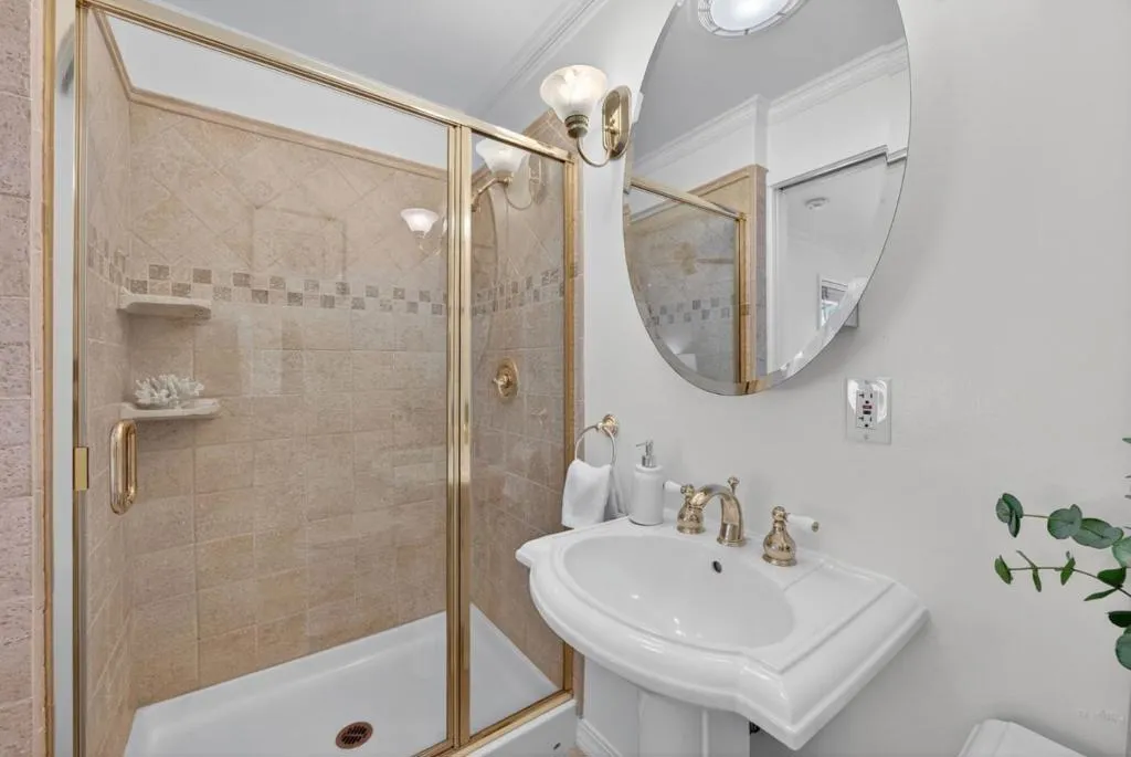 30 Bluebell Lane, Hillsborough, California 94010 home-pic-43