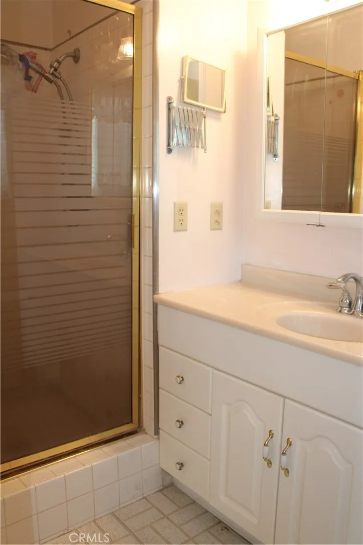 15856 Lawnhill Drive, La Mirada, California 90638 home-pic-15