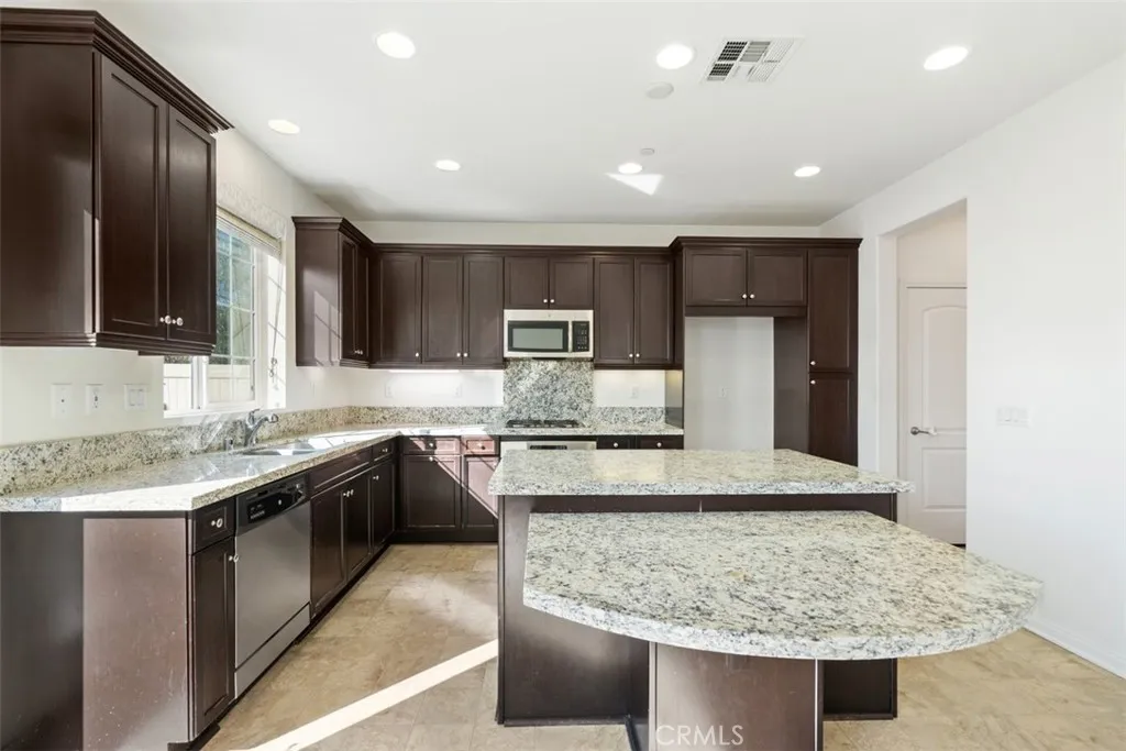 656 Huron Place, Claremont, California 91711 home-pic-8