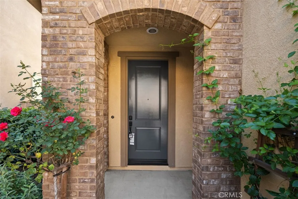 656 Huron Place, Claremont, California 91711 home-pic-1