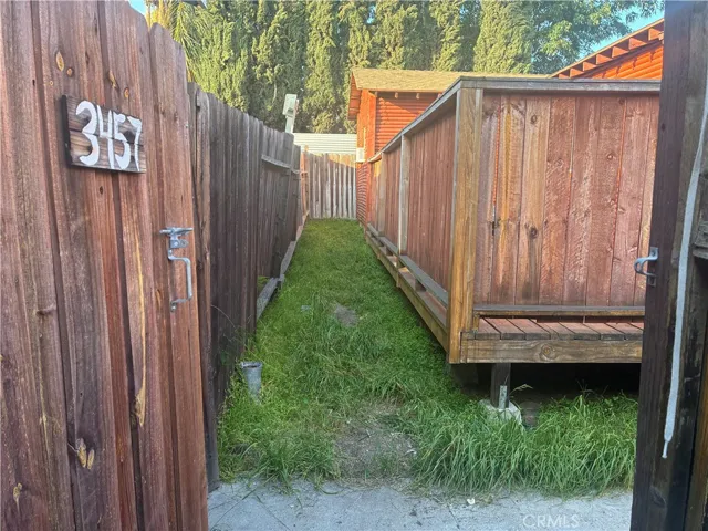 Entrance, Fenced-in Yard