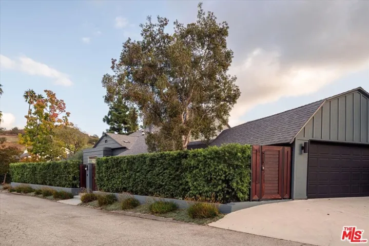 7420 Cervantes Place, Los Angeles, California 90046