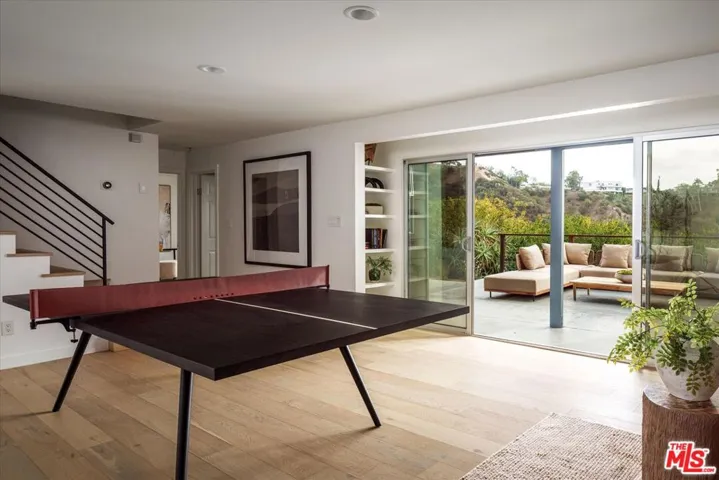 7420 Cervantes Place, Los Angeles, California 90046