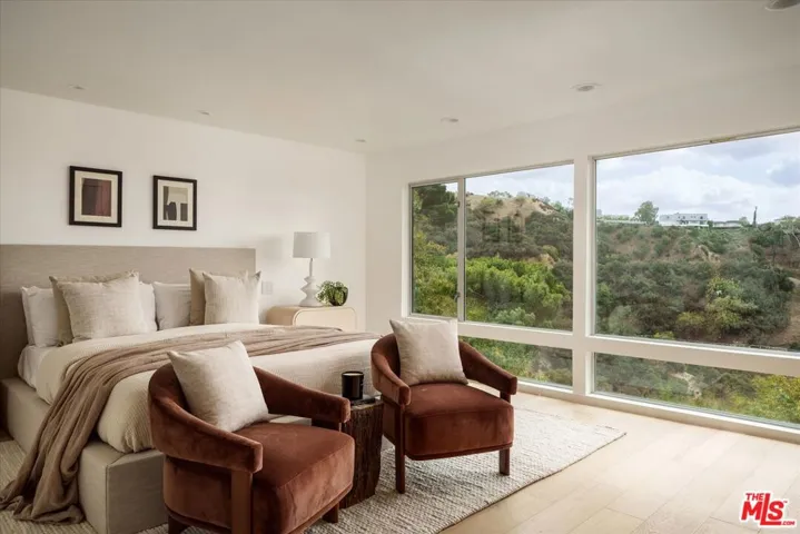 7420 Cervantes Place, Los Angeles, California 90046