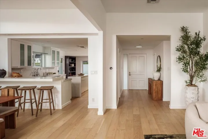7420 Cervantes Place, Los Angeles, California 90046
