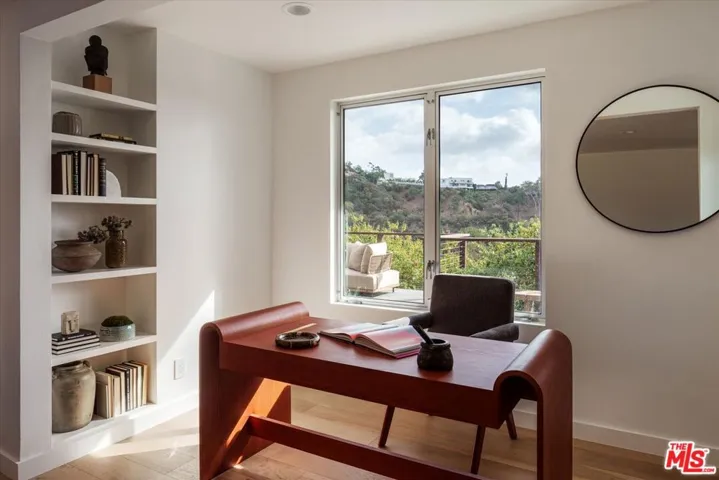 7420 Cervantes Place, Los Angeles, California 90046