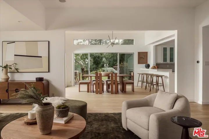 7420 Cervantes Place, Los Angeles, California 90046