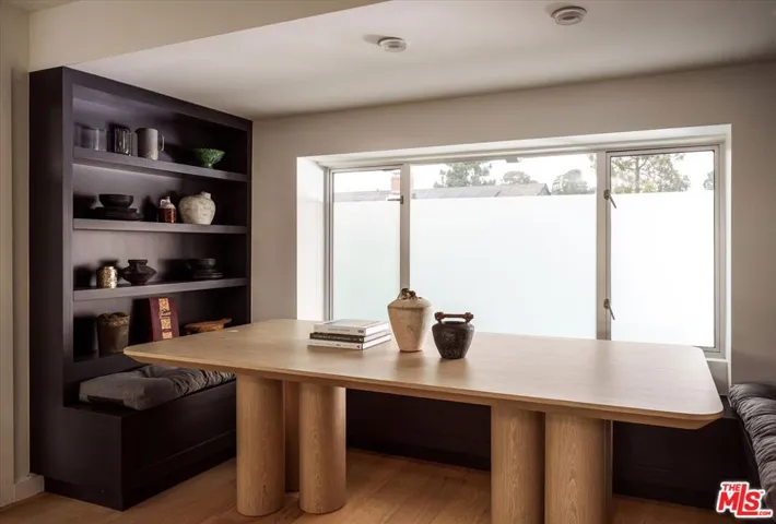 7420 Cervantes Place, Los Angeles, California 90046