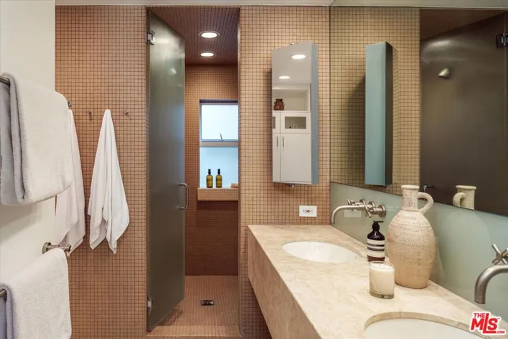 7420 Cervantes Place, Los Angeles, California 90046