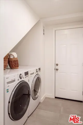 7420 Cervantes Place, Los Angeles, California 90046