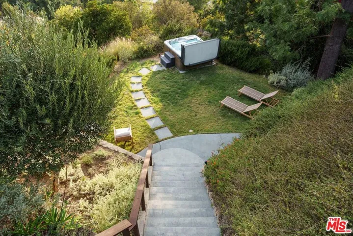 7420 Cervantes Place, Los Angeles, California 90046