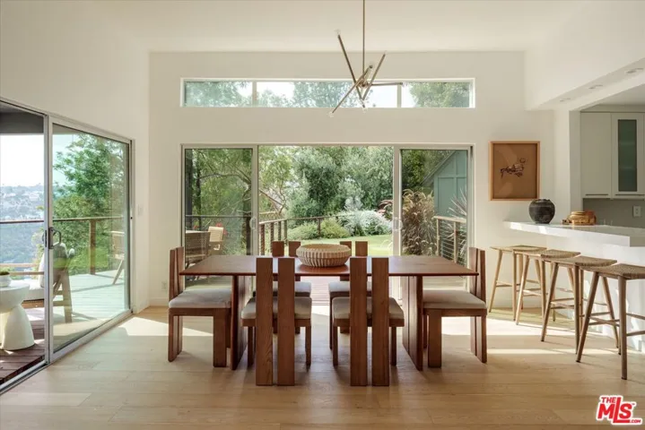 7420 Cervantes Place, Los Angeles, California 90046