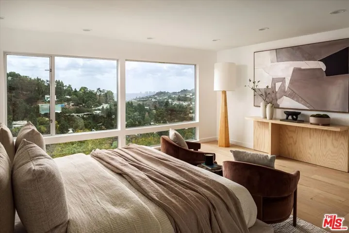 7420 Cervantes Place, Los Angeles, California 90046
